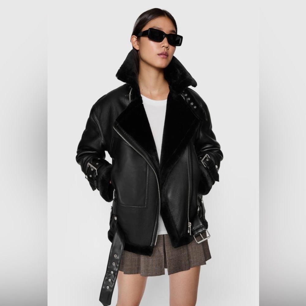New Rebecca Minkoff size L
Unisex Vegan Shearling Oversized Moto Jacket